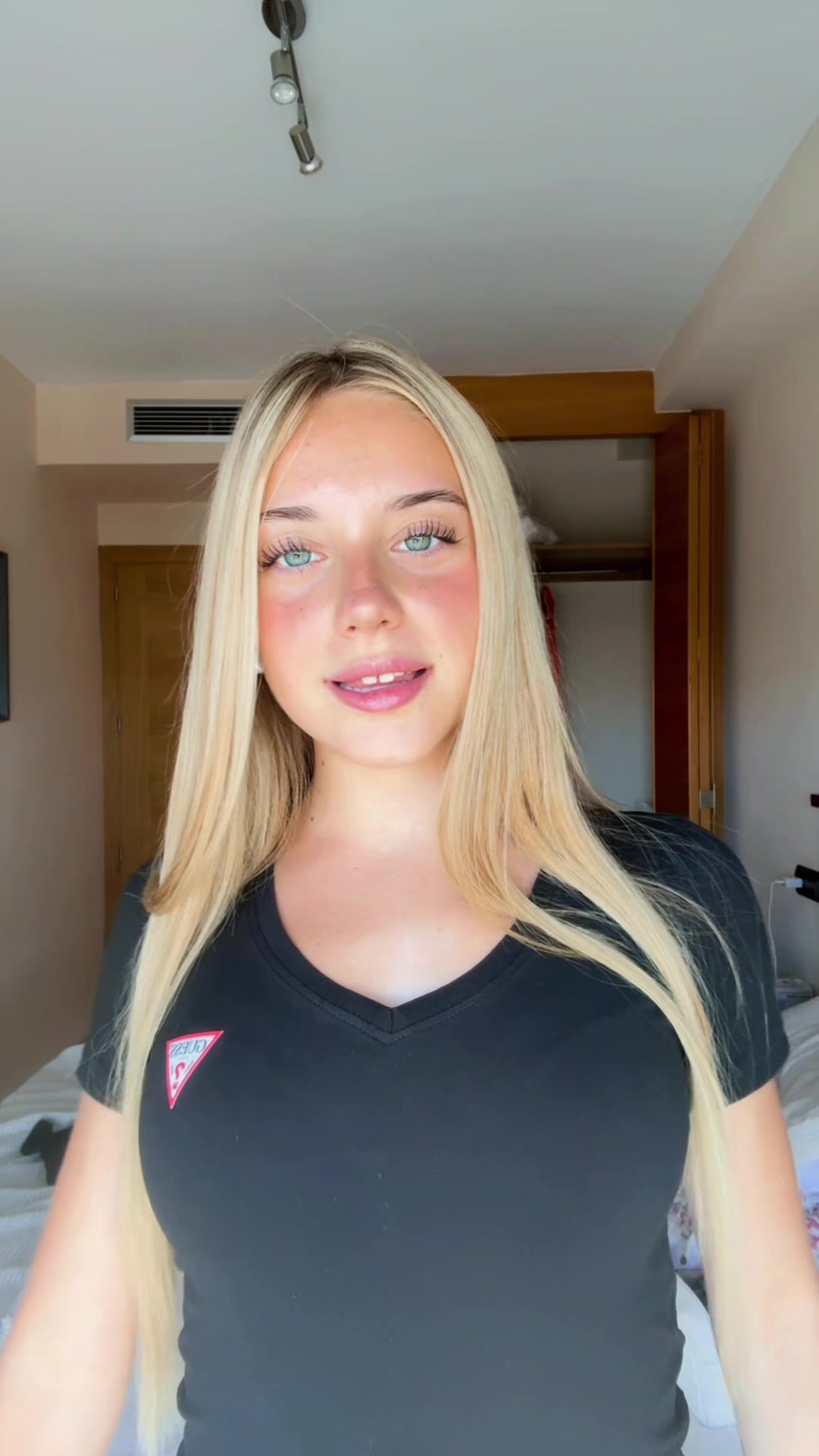 @_.aaroaa16