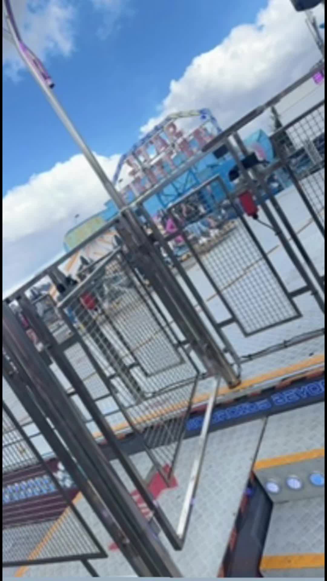 @Daniel 🎠🎡