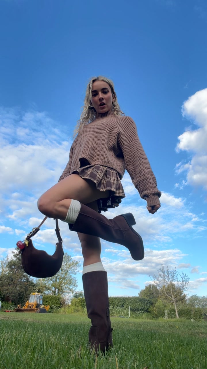 @MollySpoilme