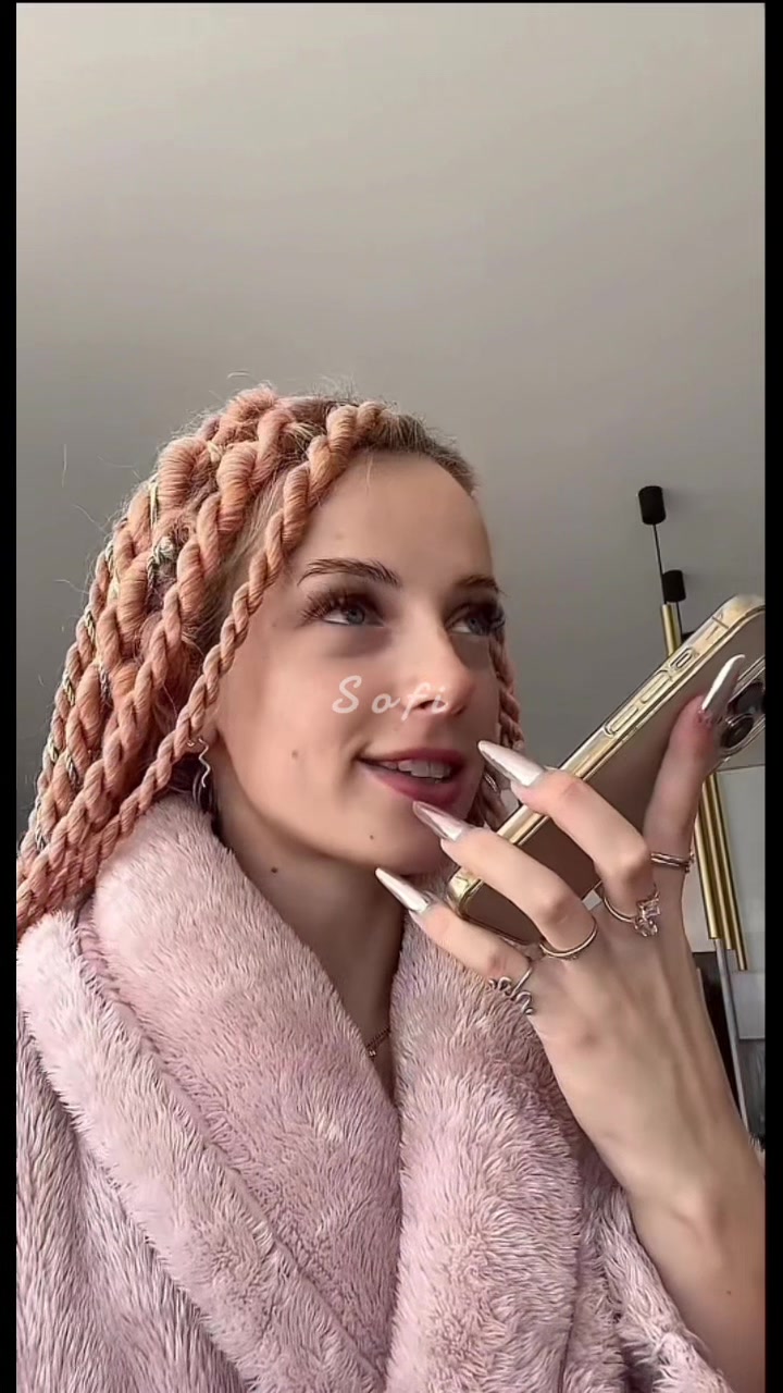 @𝒮𝒾𝓂𝒶.𝐹𝒶𝓃𝓅𝒶𝑔𝑒 🎀