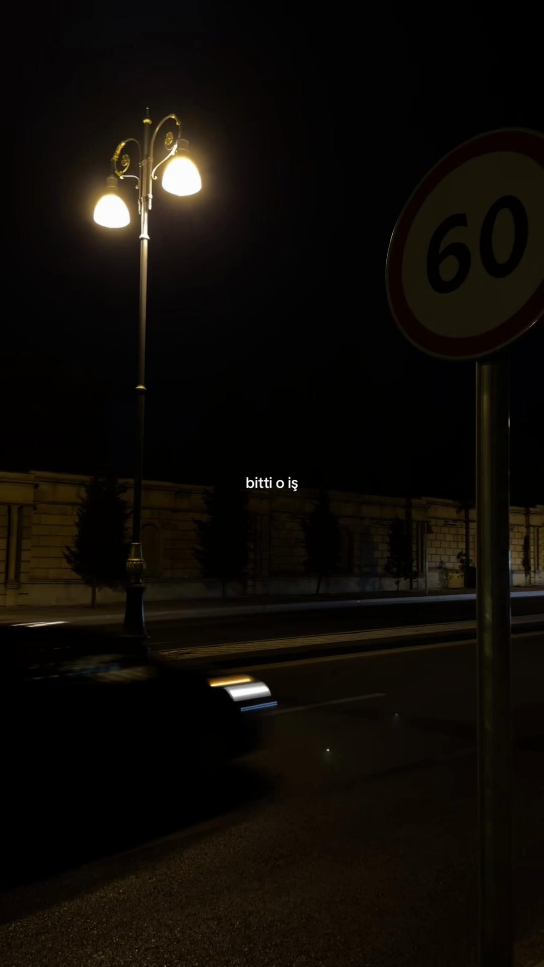 @𝓨.