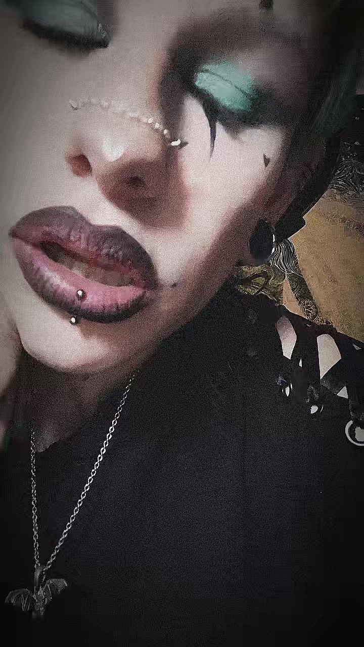 @little_blvck_angel_13