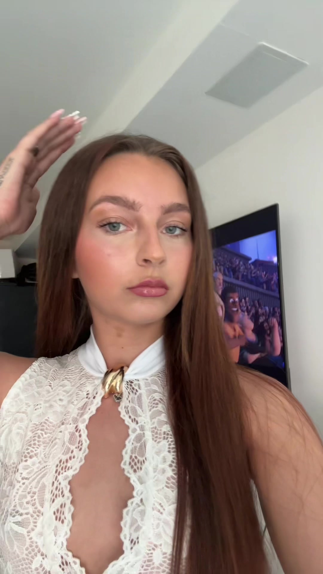 @chloeyates
