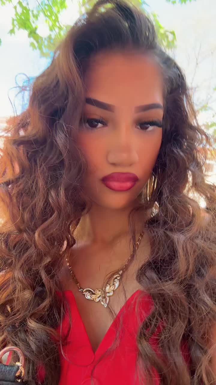 @Jazmin_Viragh