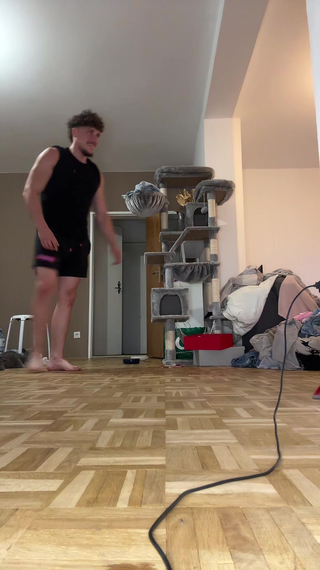 @official.mona