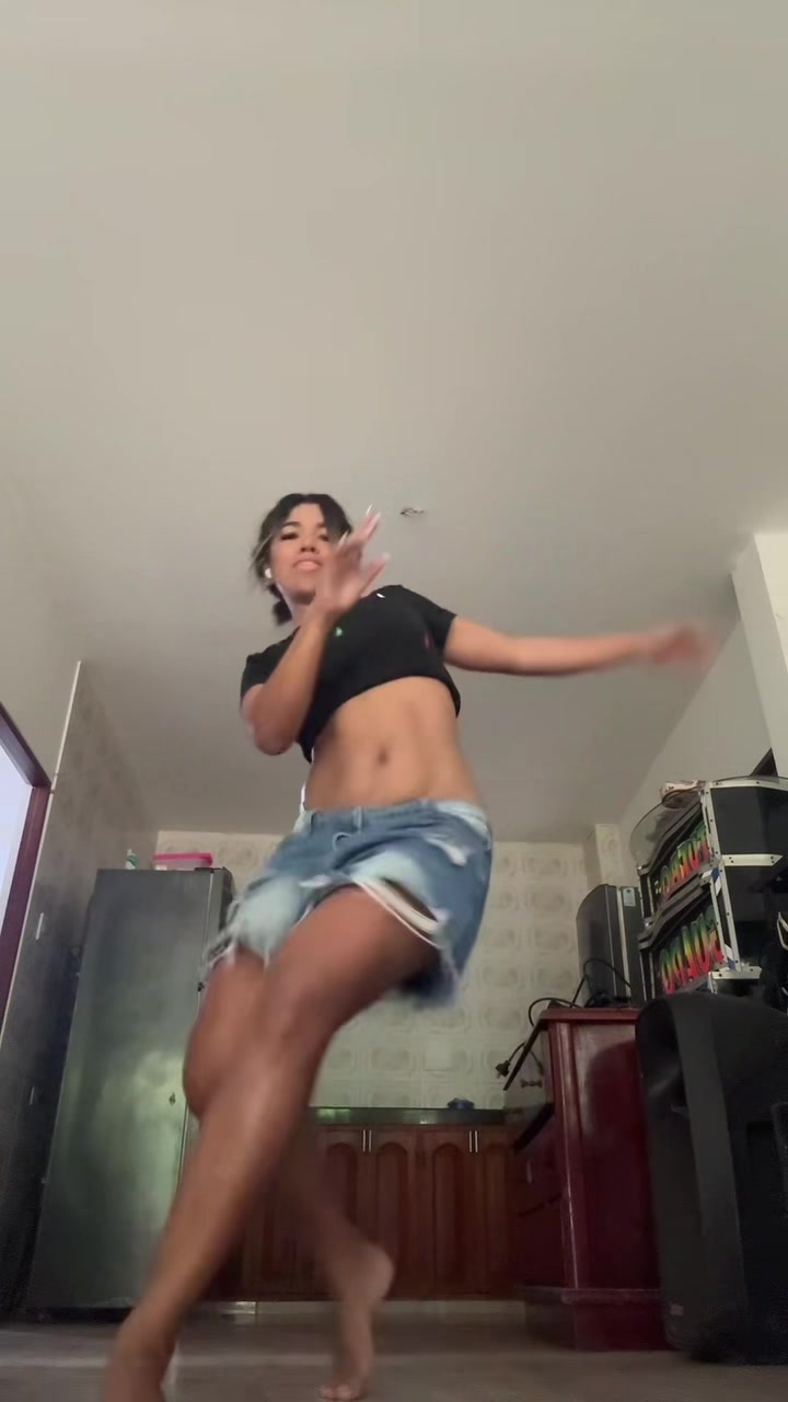 @Deisy Dancer