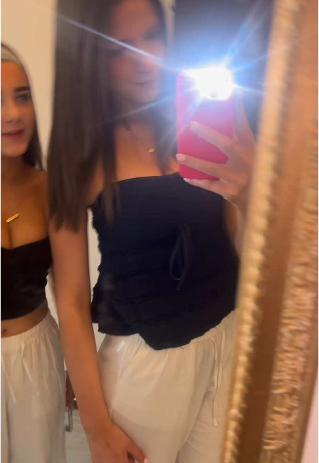 @Y V I E