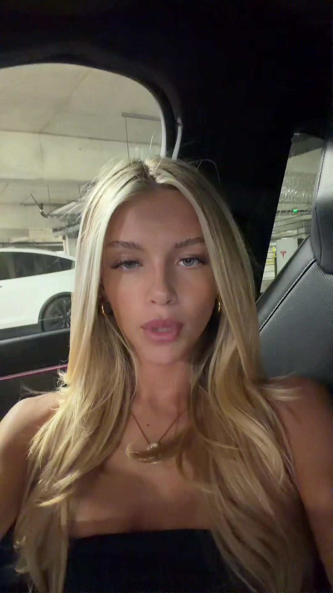 @lilliansnyderr
