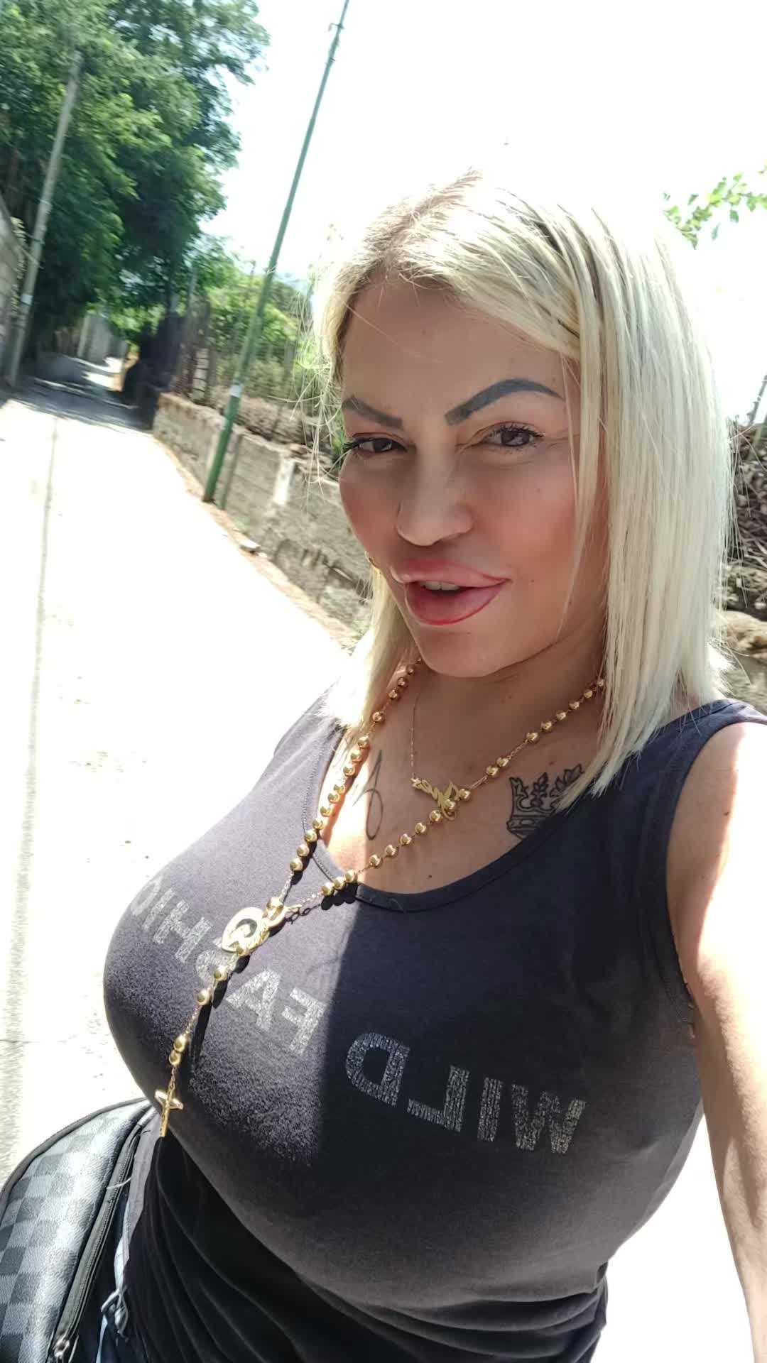 @ChanelFerone