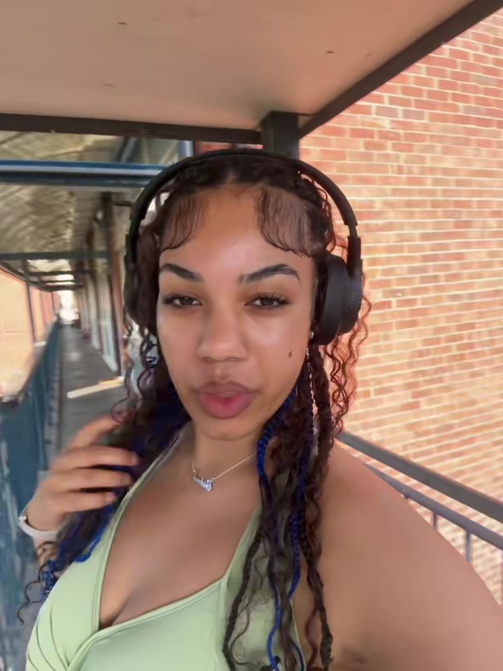 @️
