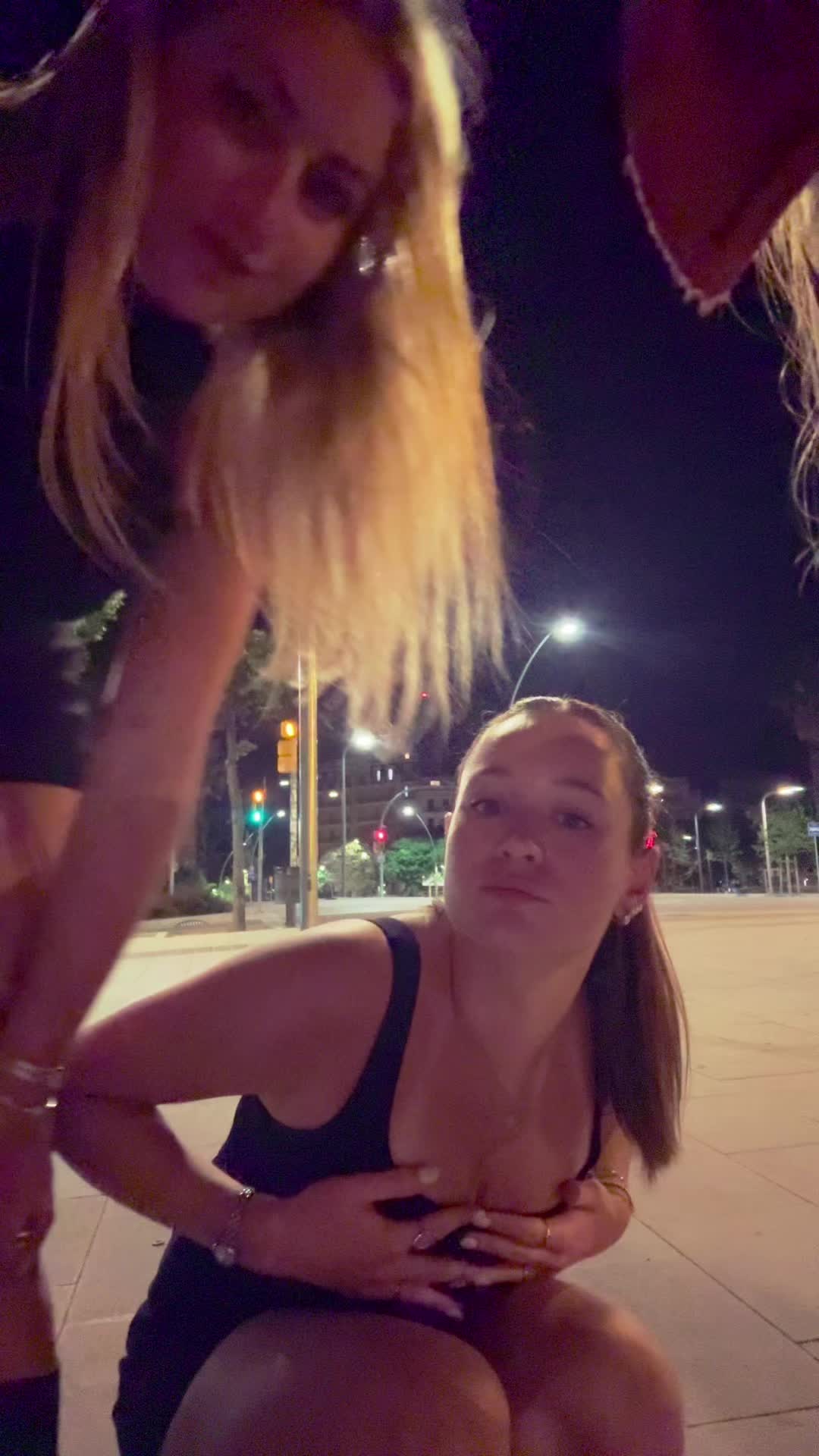 @bella