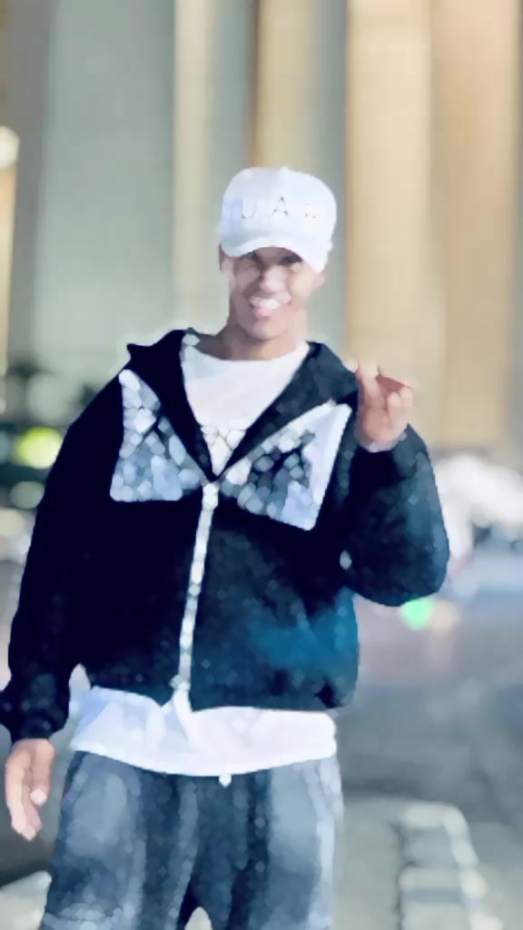 @اوكـــــــــا ابو قلب ابيض 🤍