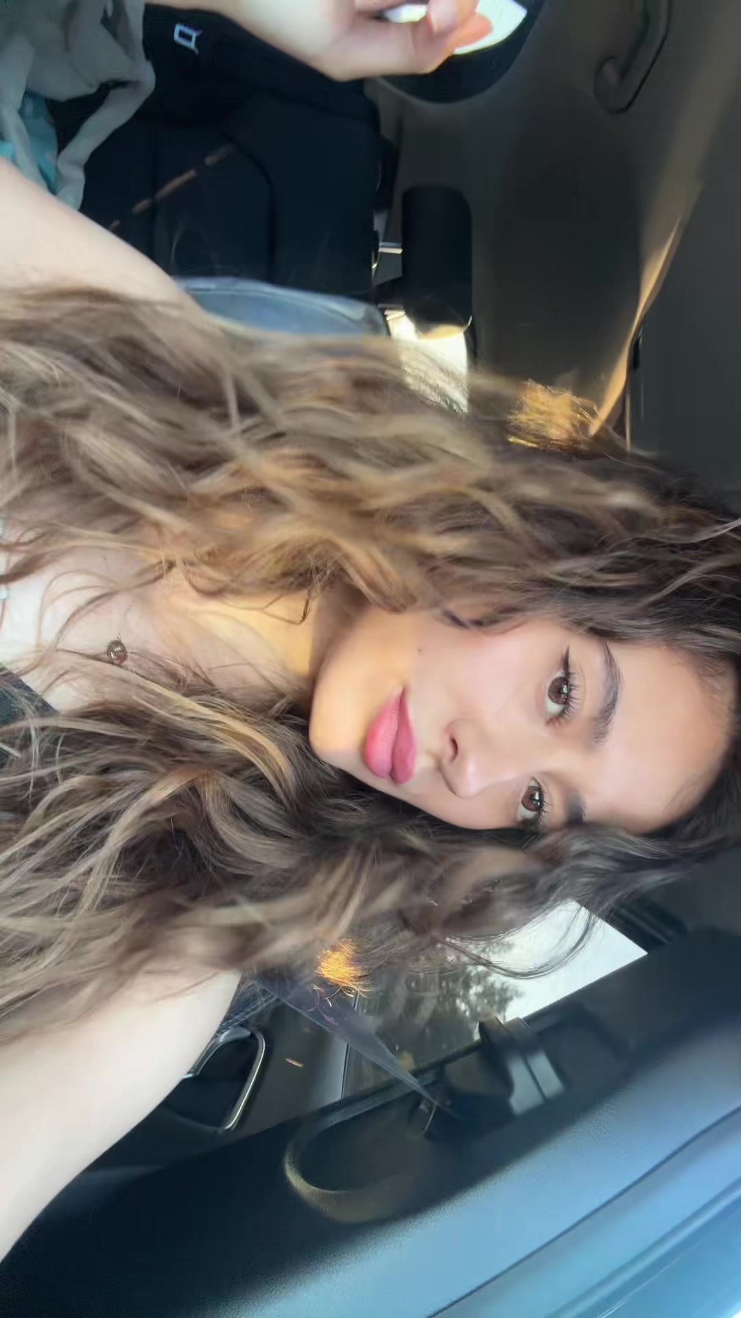 @Bella