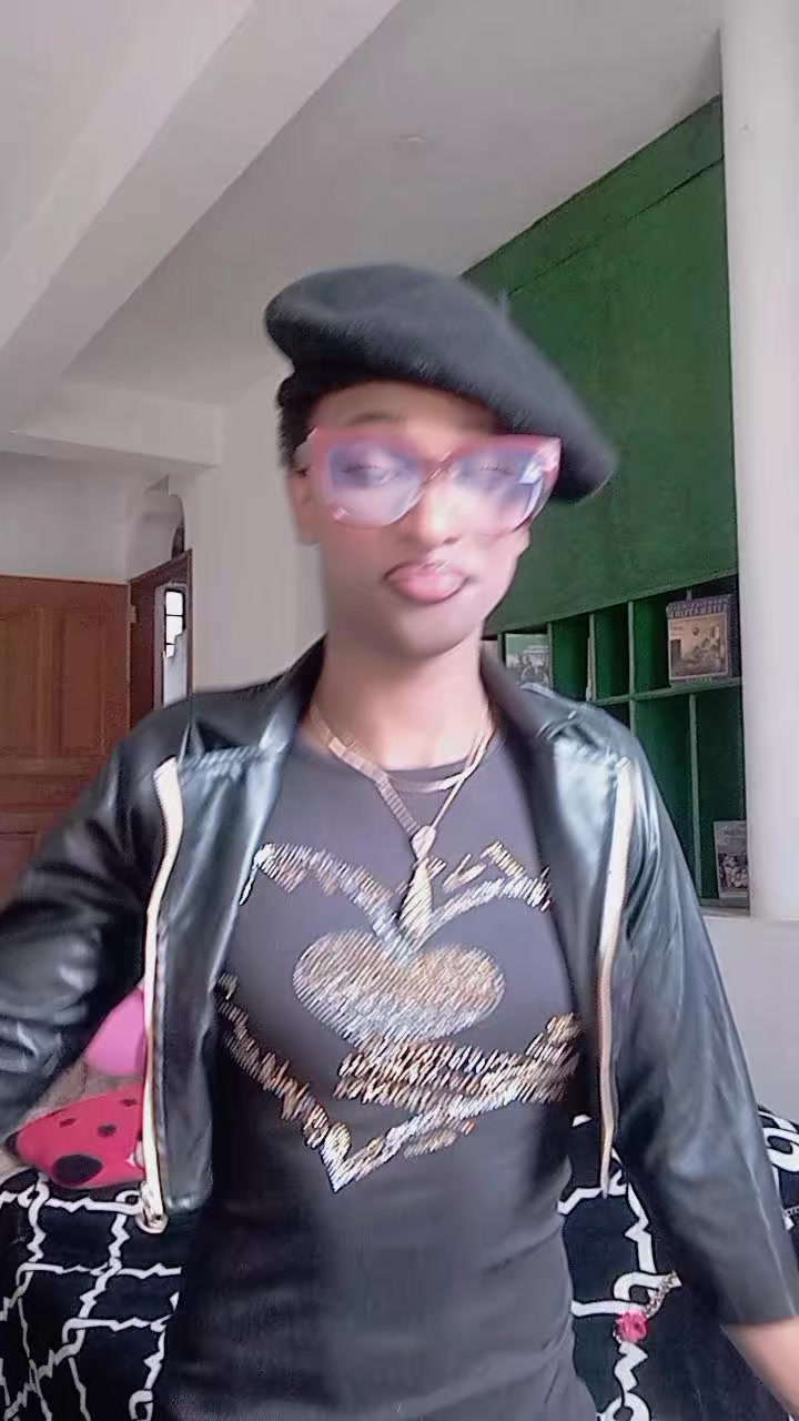 @FEMBOYKE