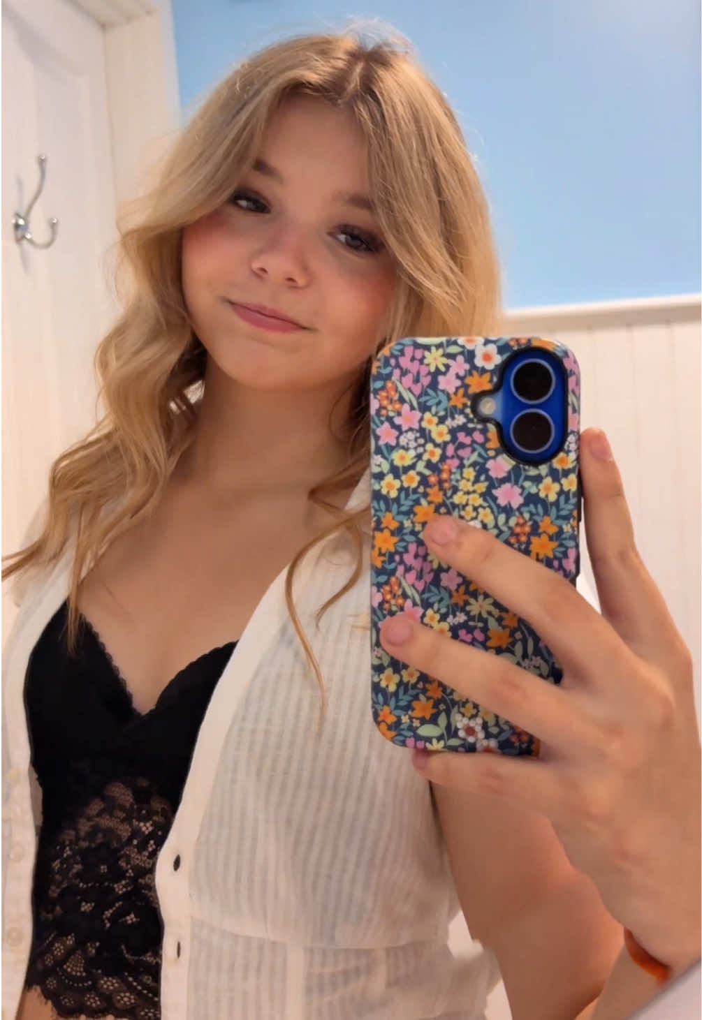 @🦦
