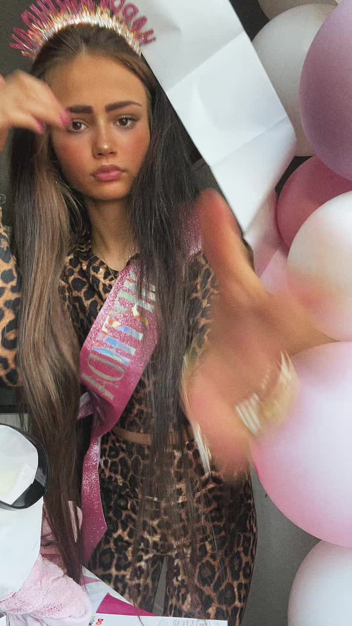 @𝐁𝐄𝐋𝐋𝐀-𝐋𝐄𝐄👸🏽🪭⚜️