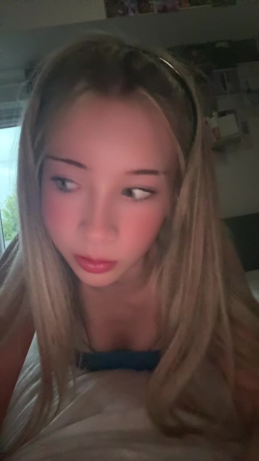 @𝐜𝐡𝐚𝐫𝐥𝐨𝐭𝐭𝐞𝐨𝐥𝐢𝐯𝐢𝐚