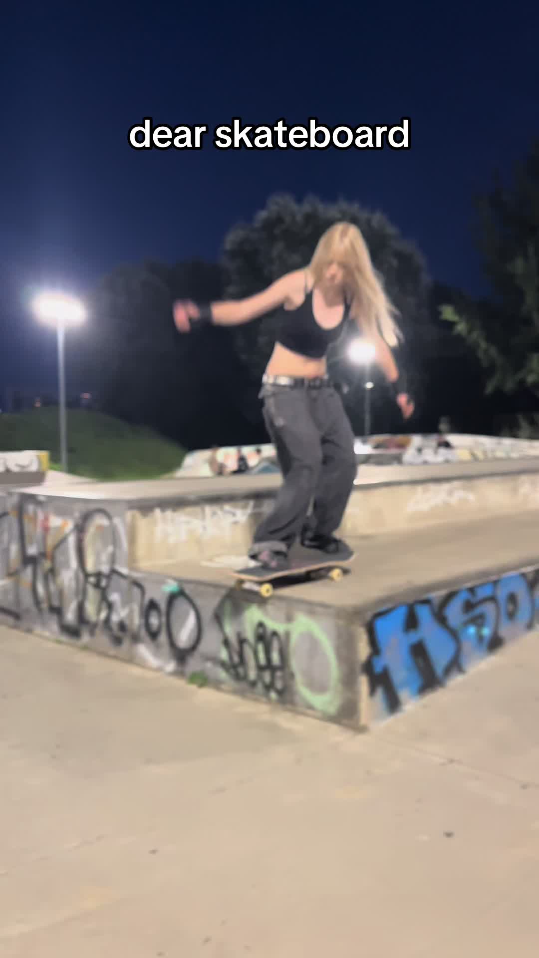 @0mela0