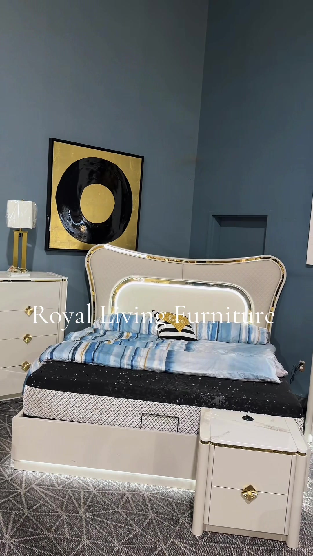 @Royal living furniture