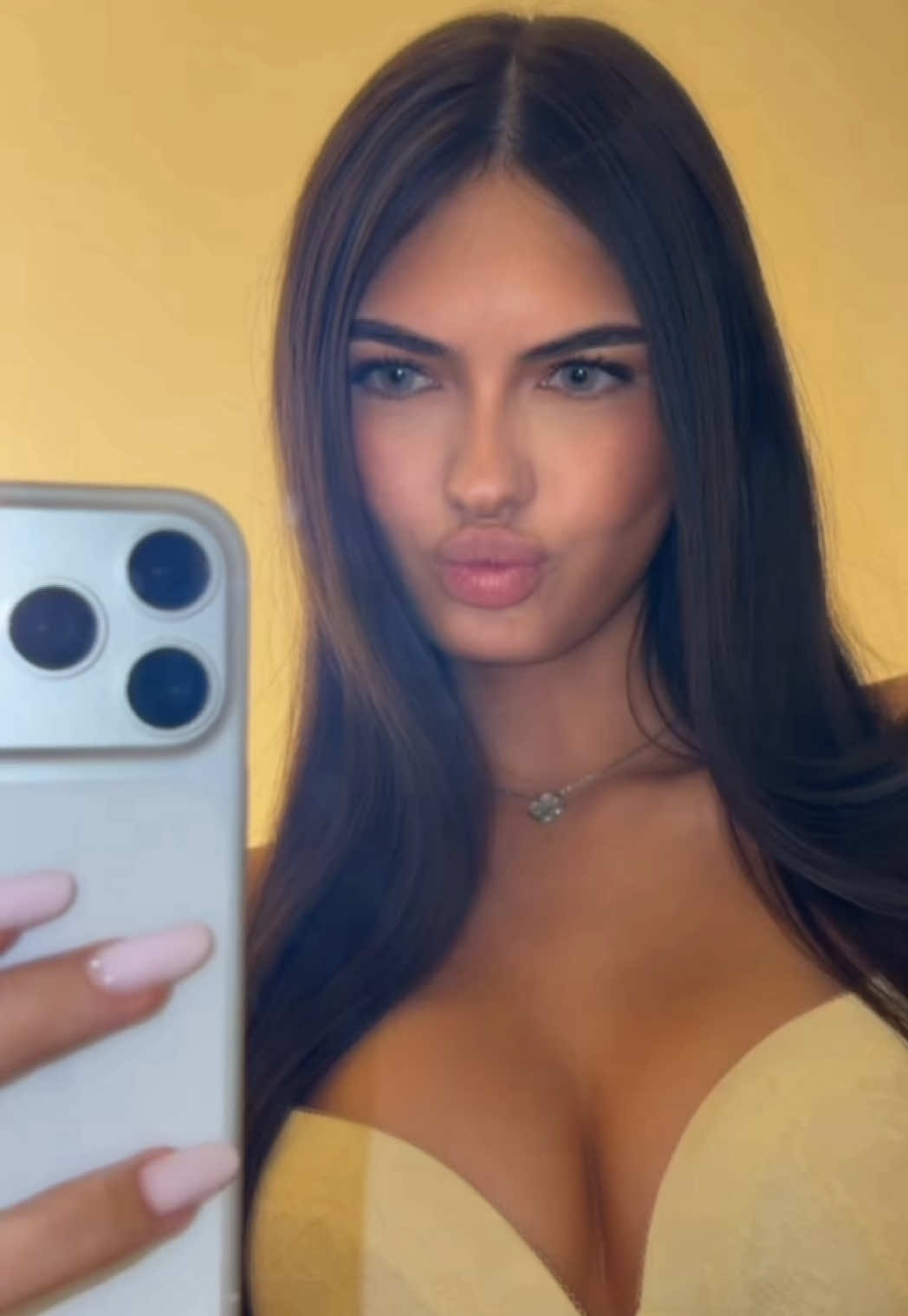 @ariadna