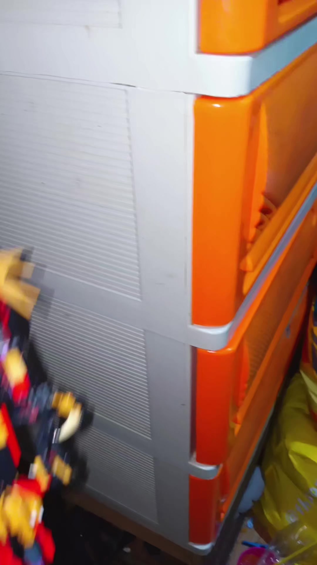 @lego_poser_red