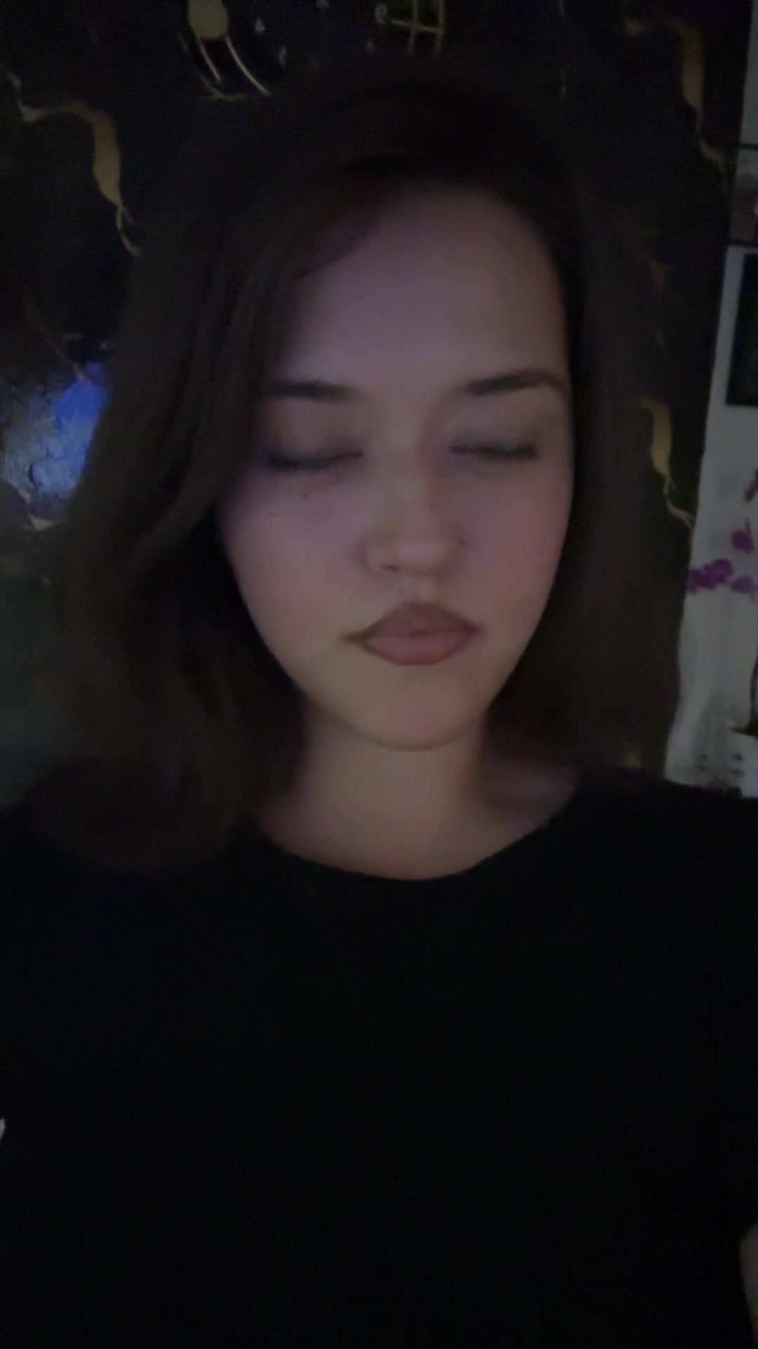 @⃟