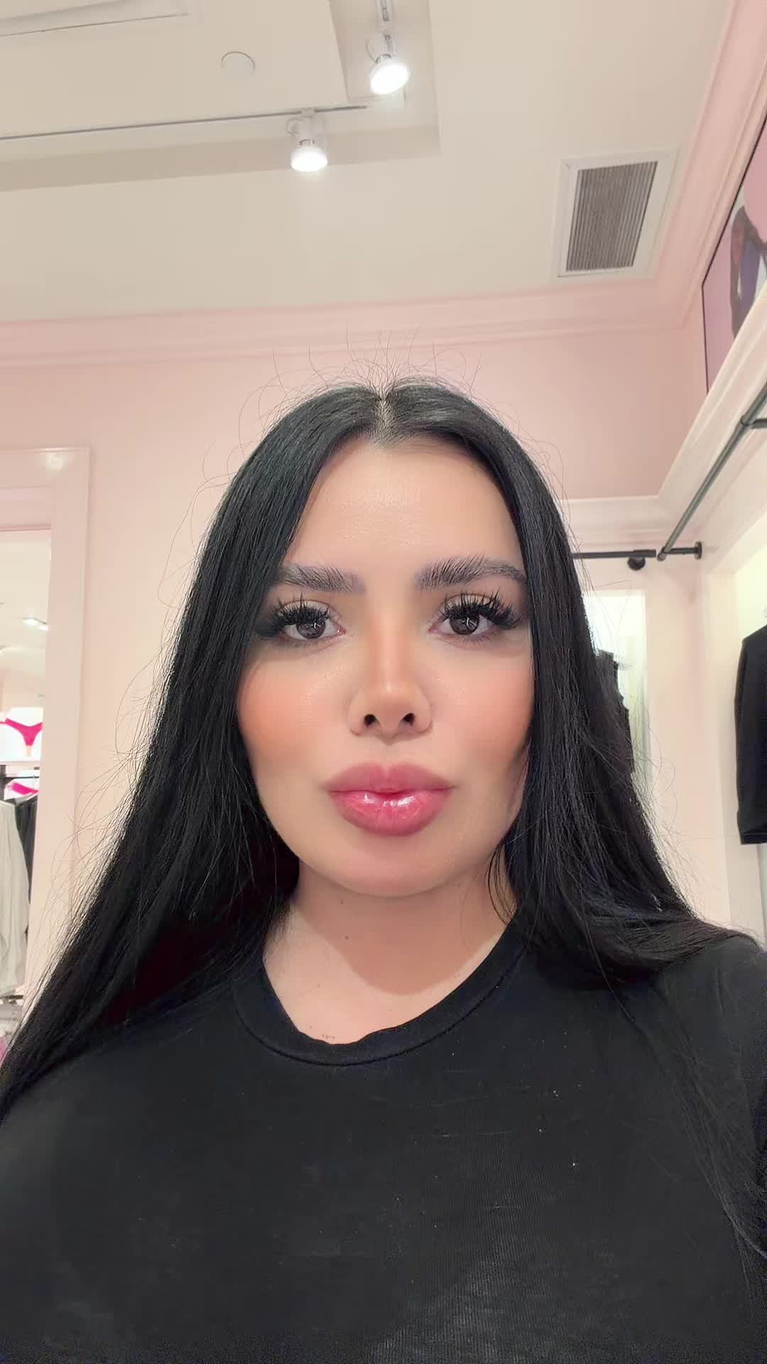 @Dollmelly