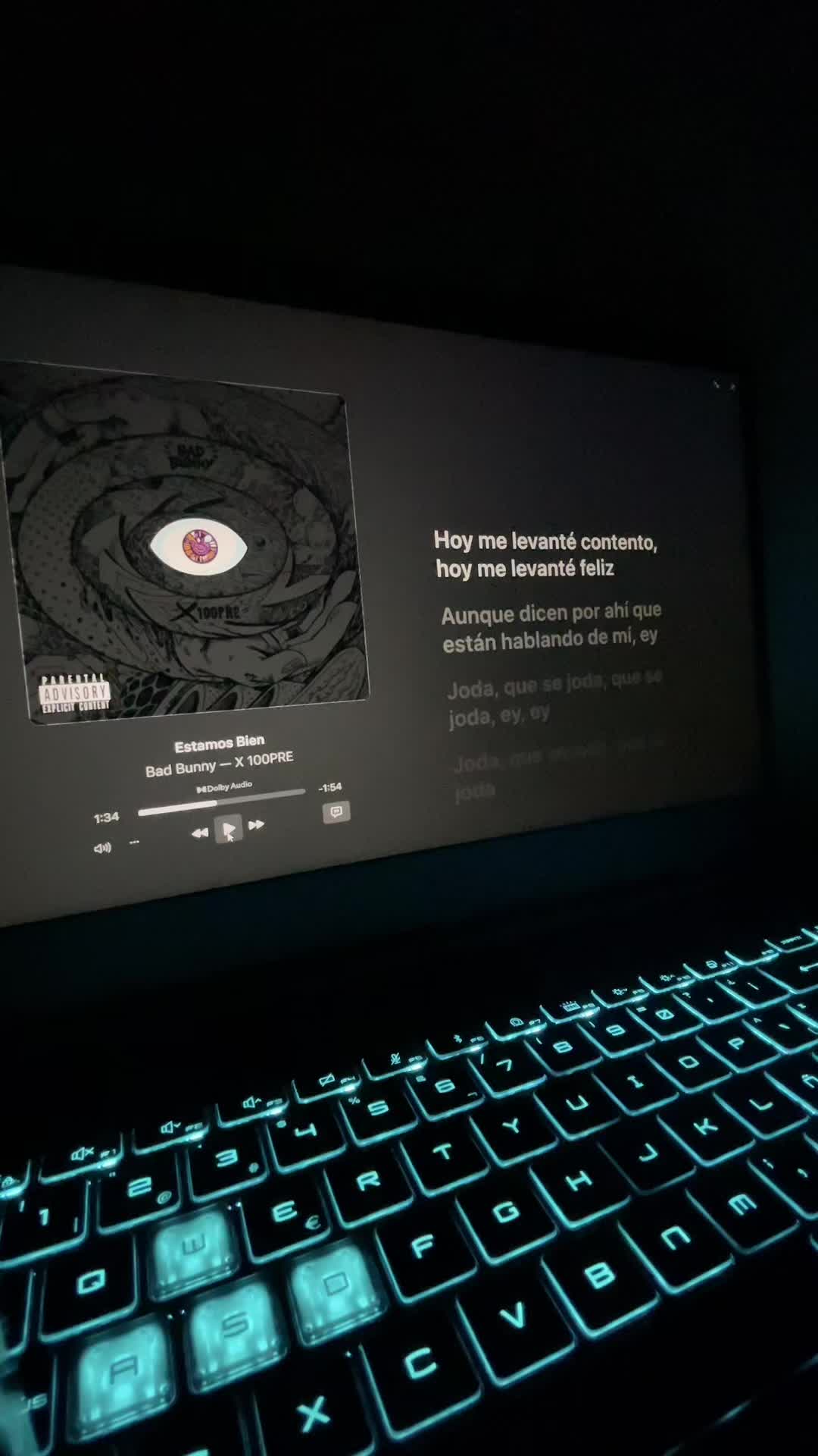 @🎧