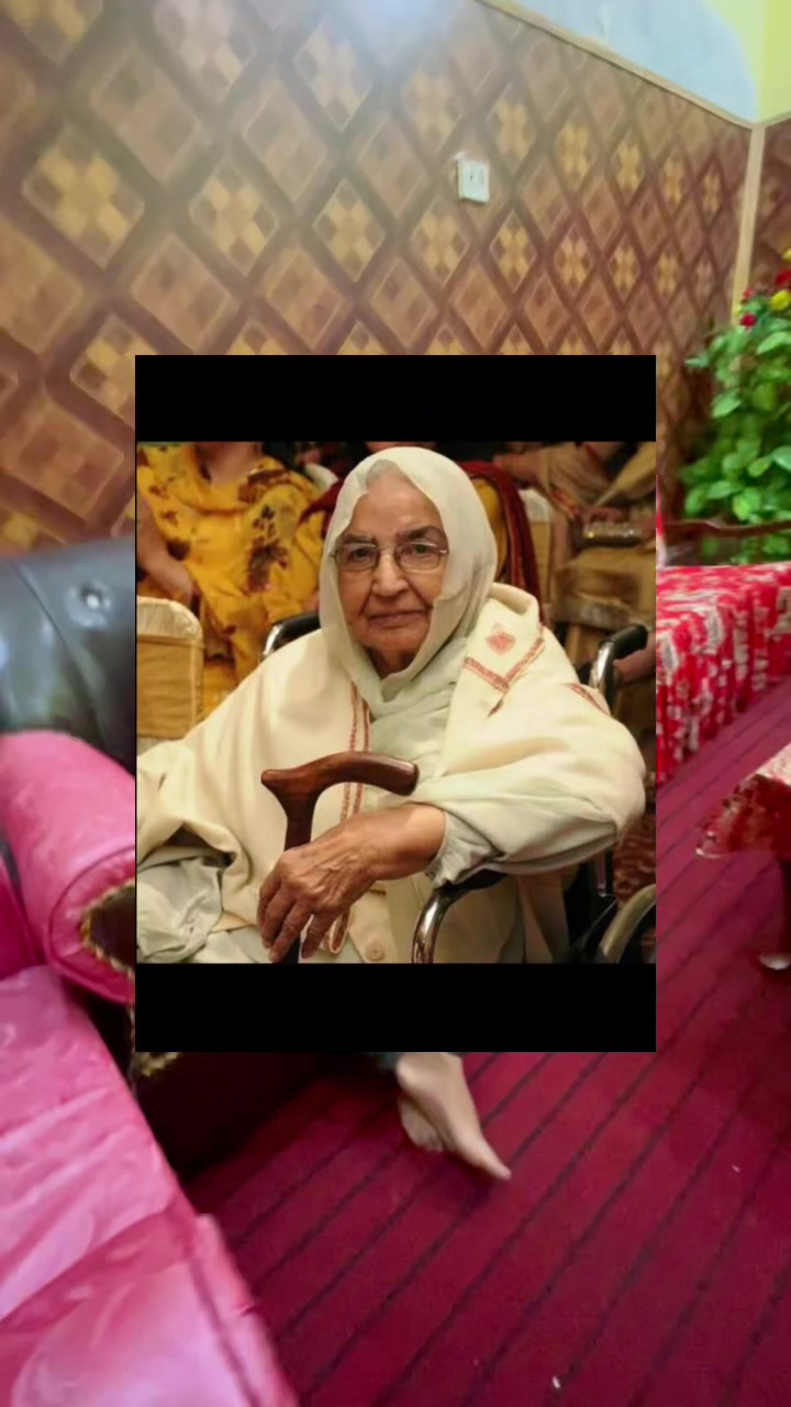 @Ayesha with dadi