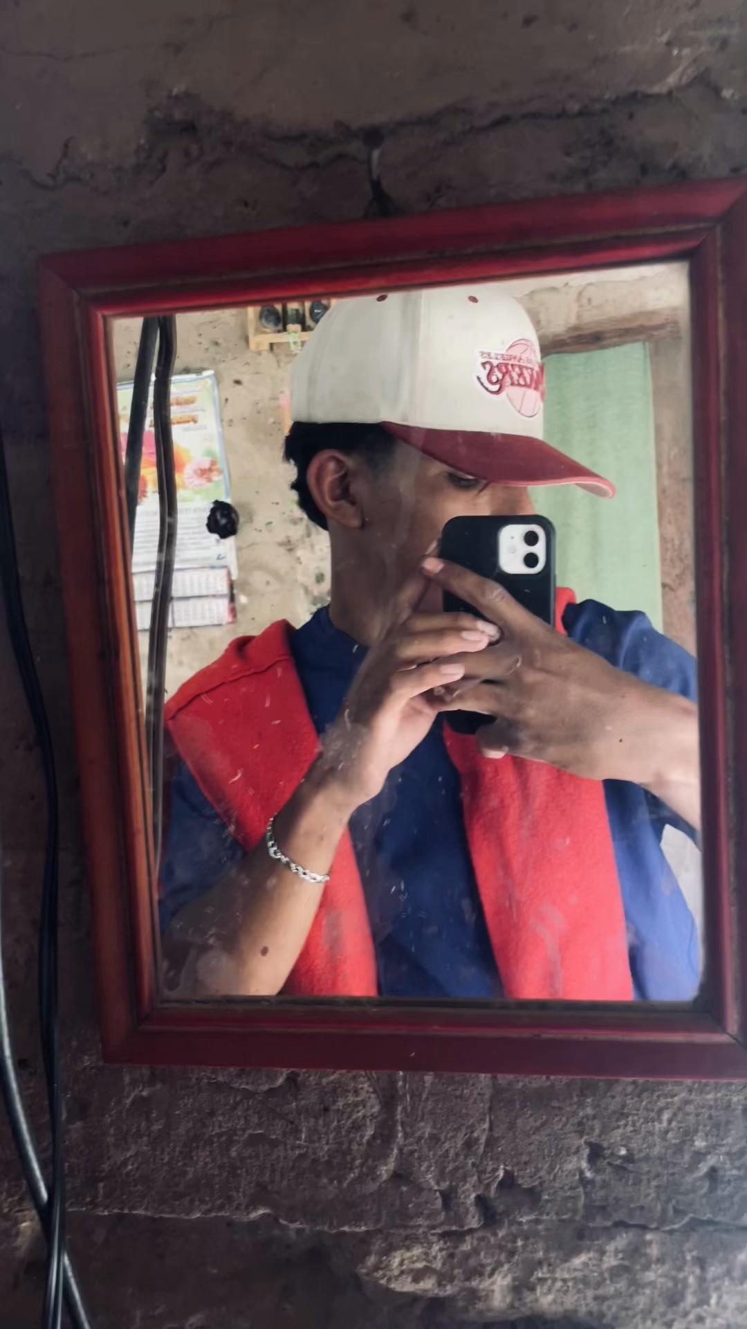 @ . >niñotrueno🦥🌫️🦦
