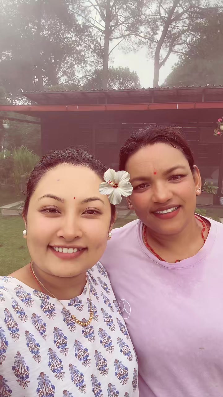 @एलीशा🧿🌸