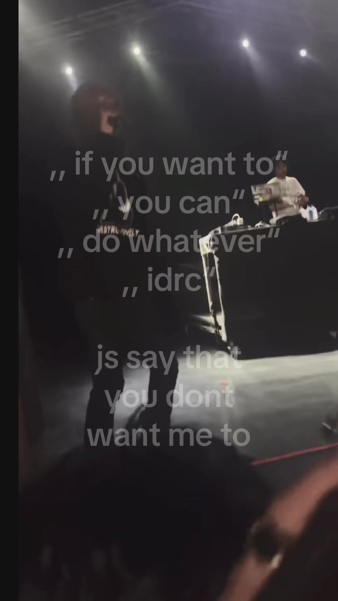 @⃟