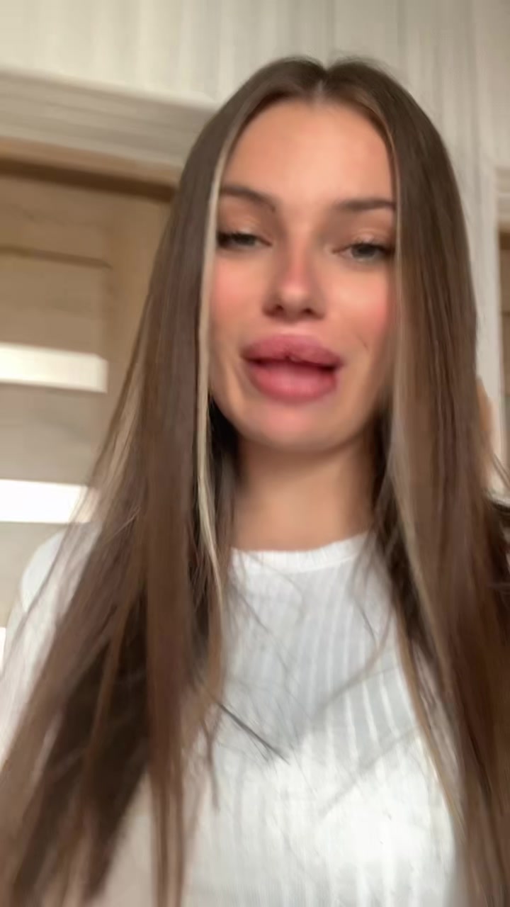 @Brave_Brunette 👑