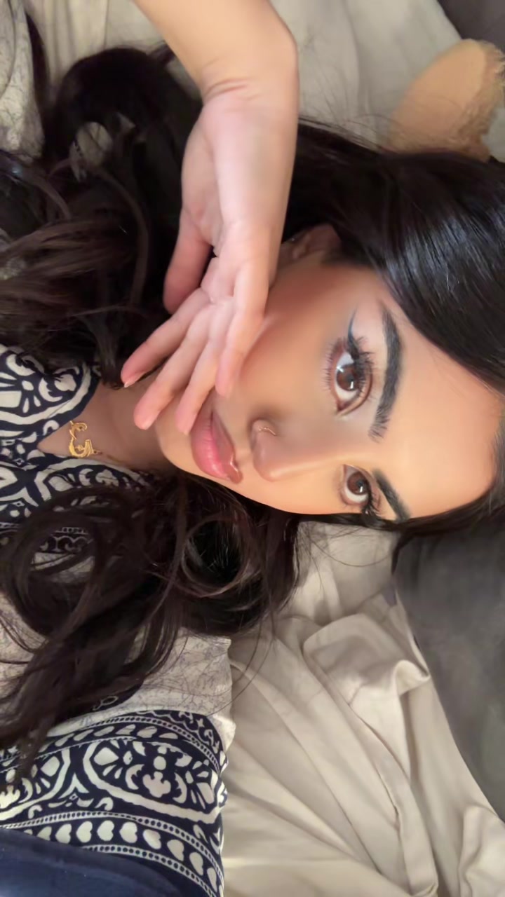 @arooj