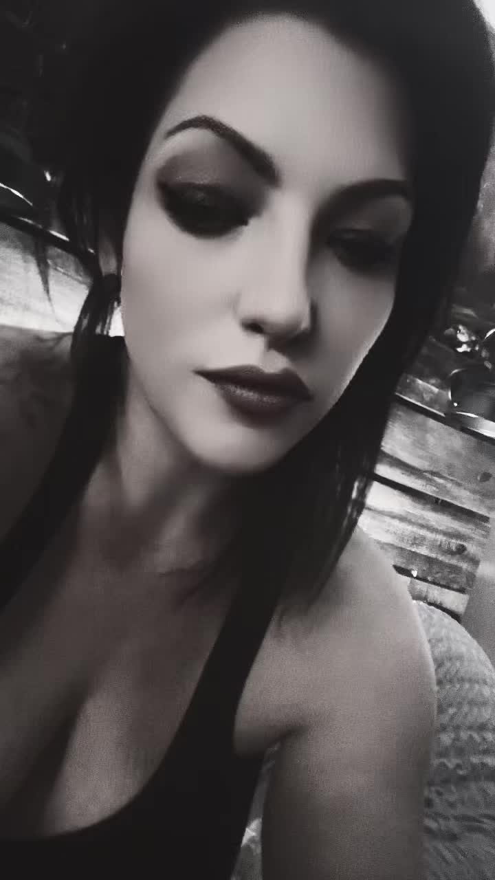 @Queen Serene 🩶