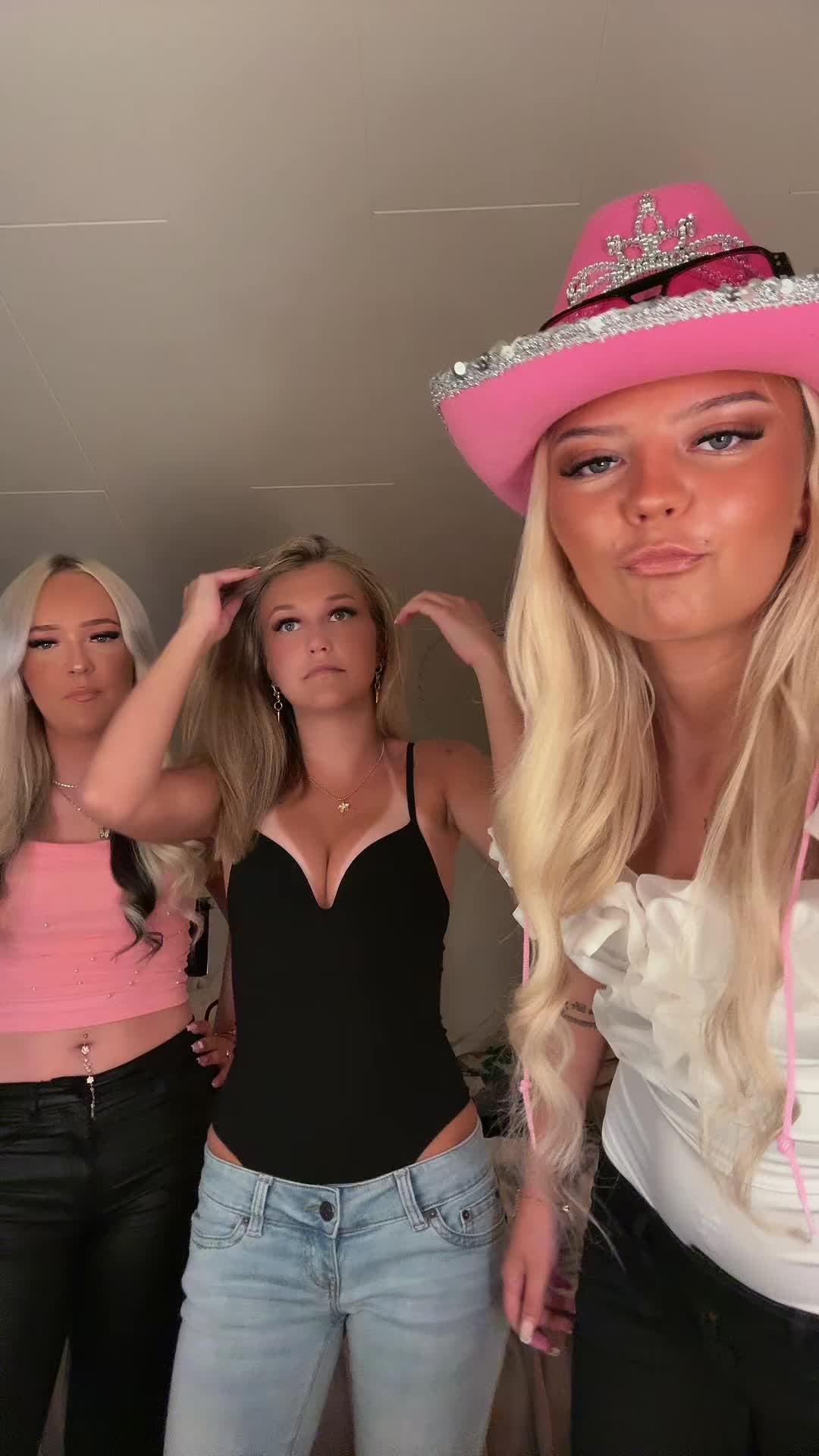 @TiMea💋💋💋🥂🥂