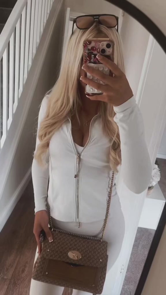 @𝐇𝐚𝐫𝐦𝐨𝐧𝐲🖤🐆👸🏼
