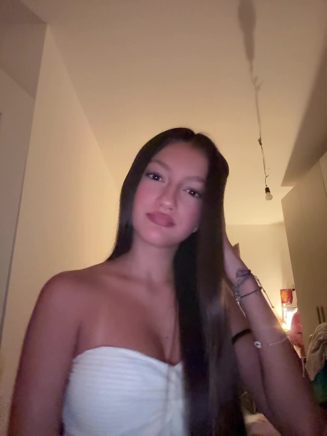 @𝒜𝒱