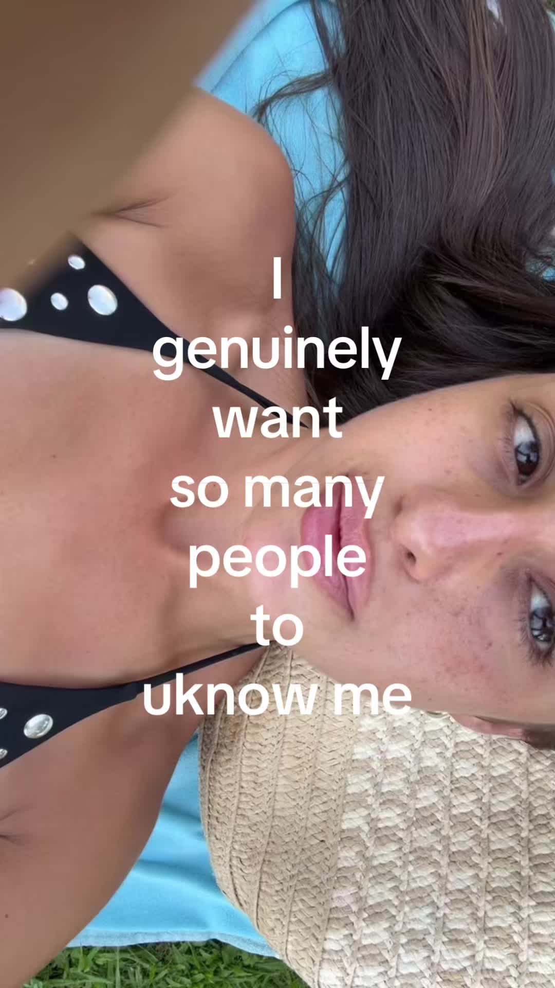 @Alba Quiñones