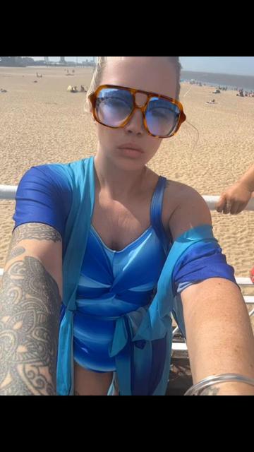 @hayleylouhayley