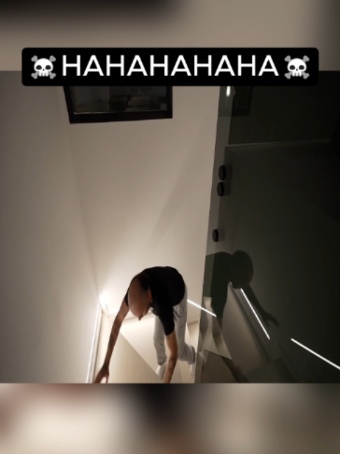 @𝔪𝔞𝔯𝔩𝔦𝔰.𝔥𝔲𝔫𝔡