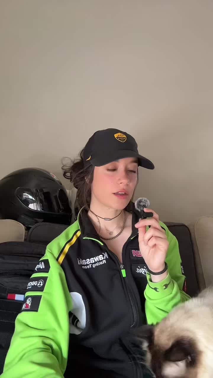 @Coralie 🏍️