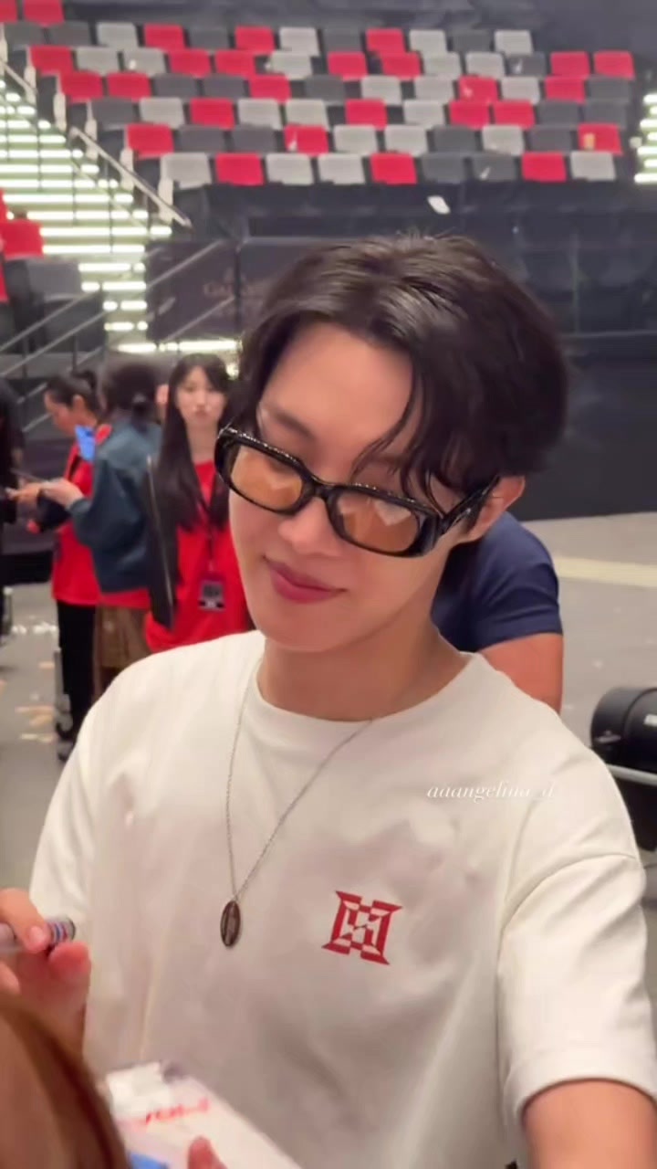 @Eliec_Jhope🐿