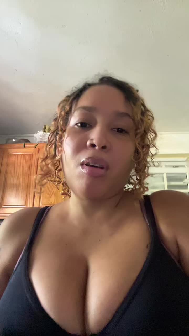 @Cranberry| Content Creator🇩🇲