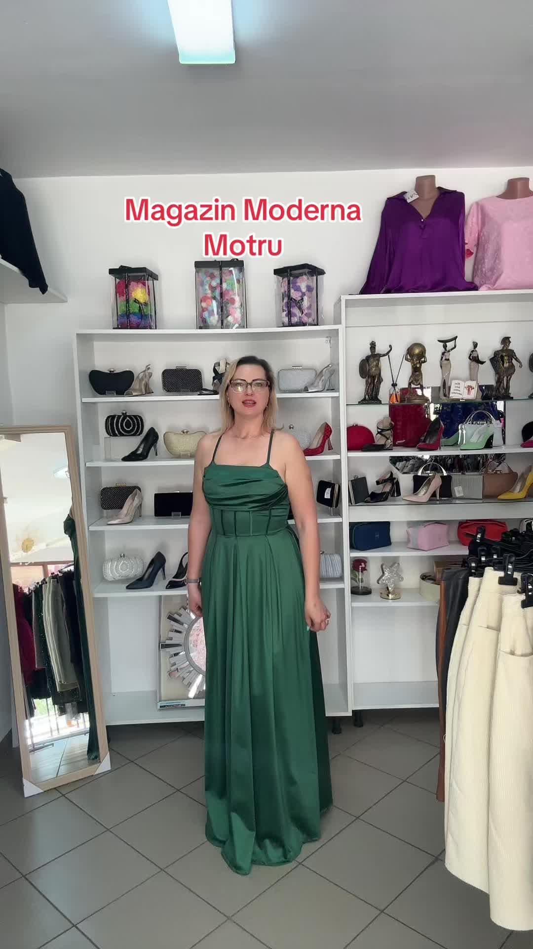 @Elena Ely