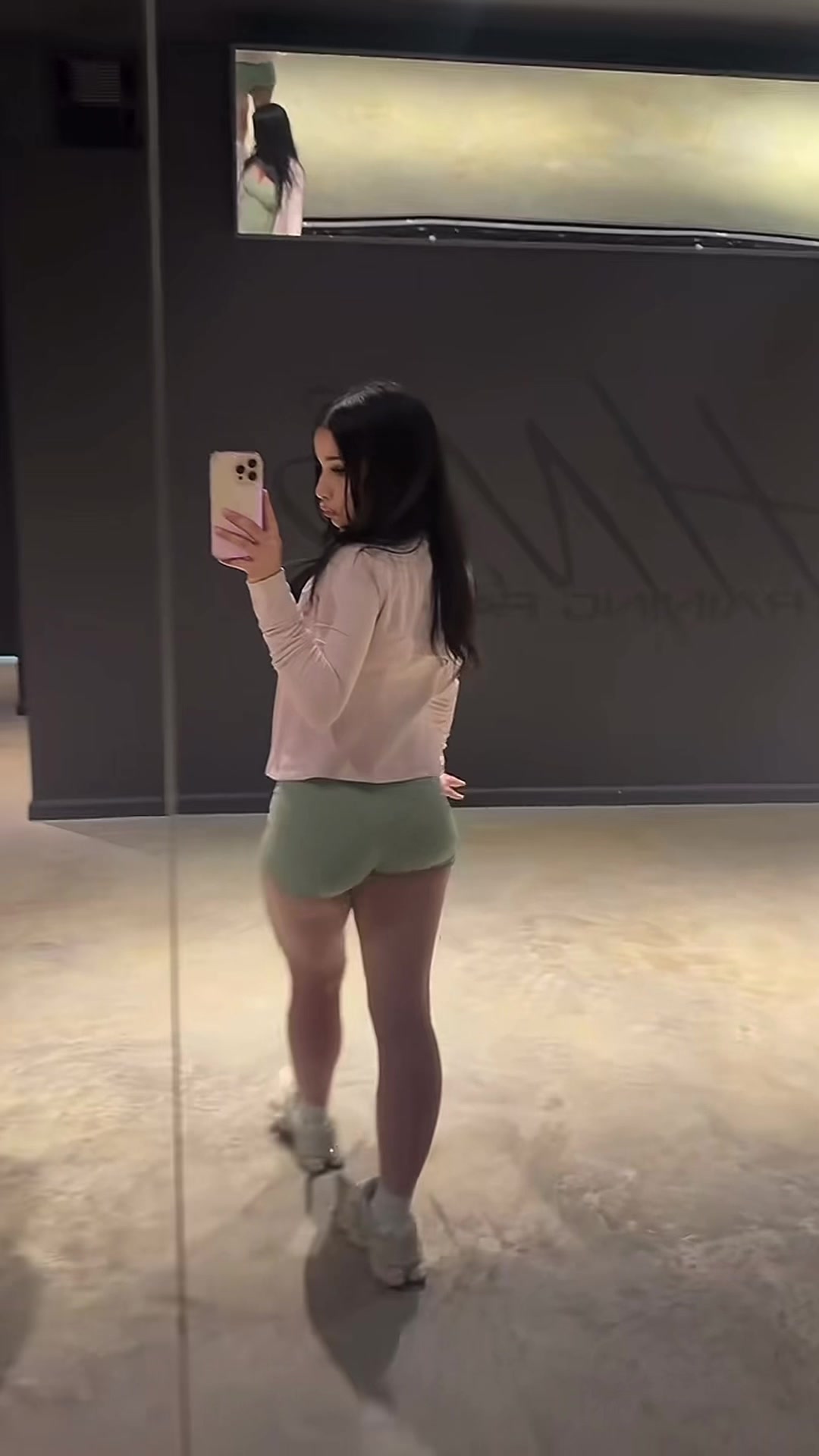 @VAL1NT1NA
