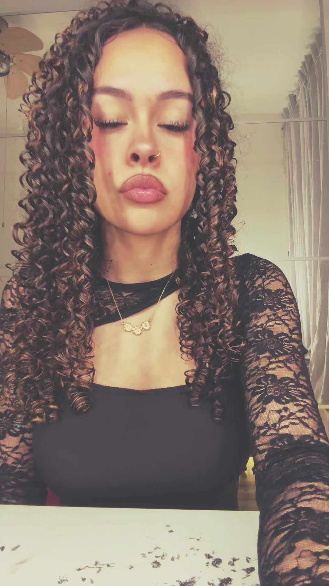 @𝓁ℯ𝒾𝓁𝒶🌙