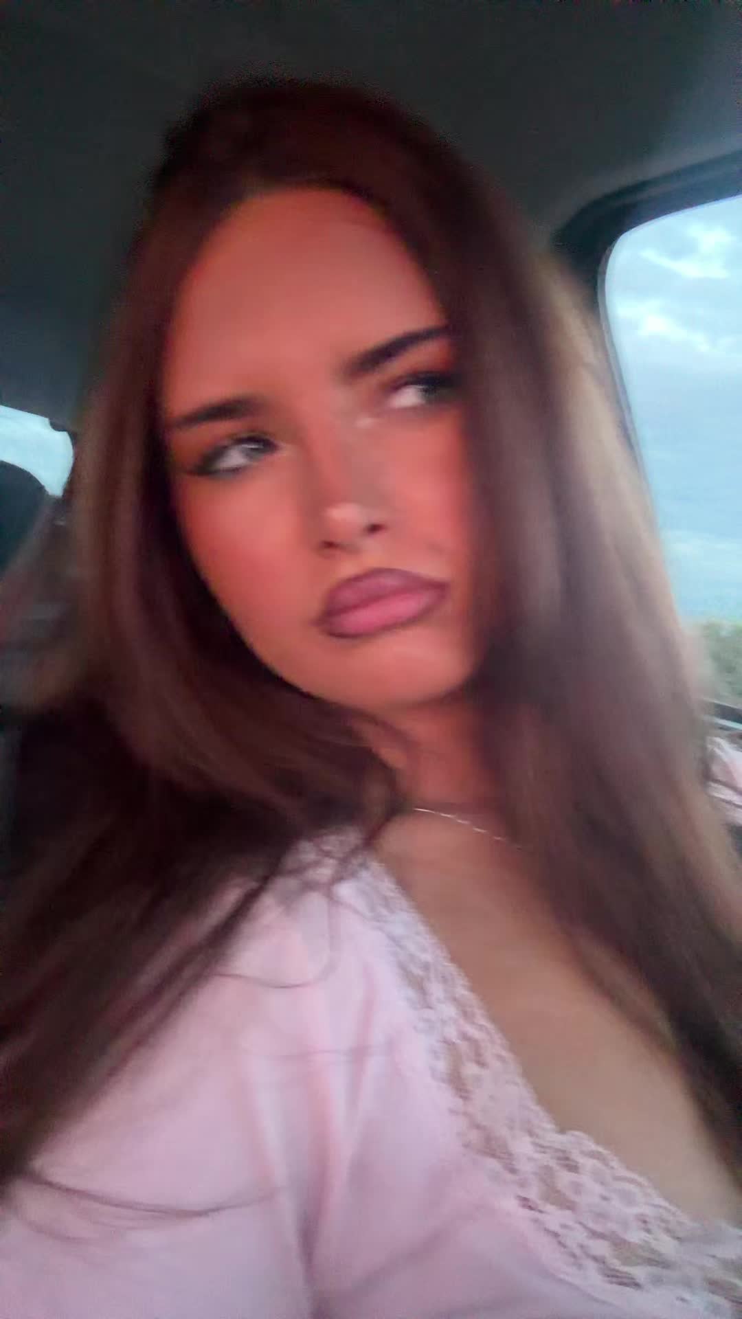 @niamhalicecorlass