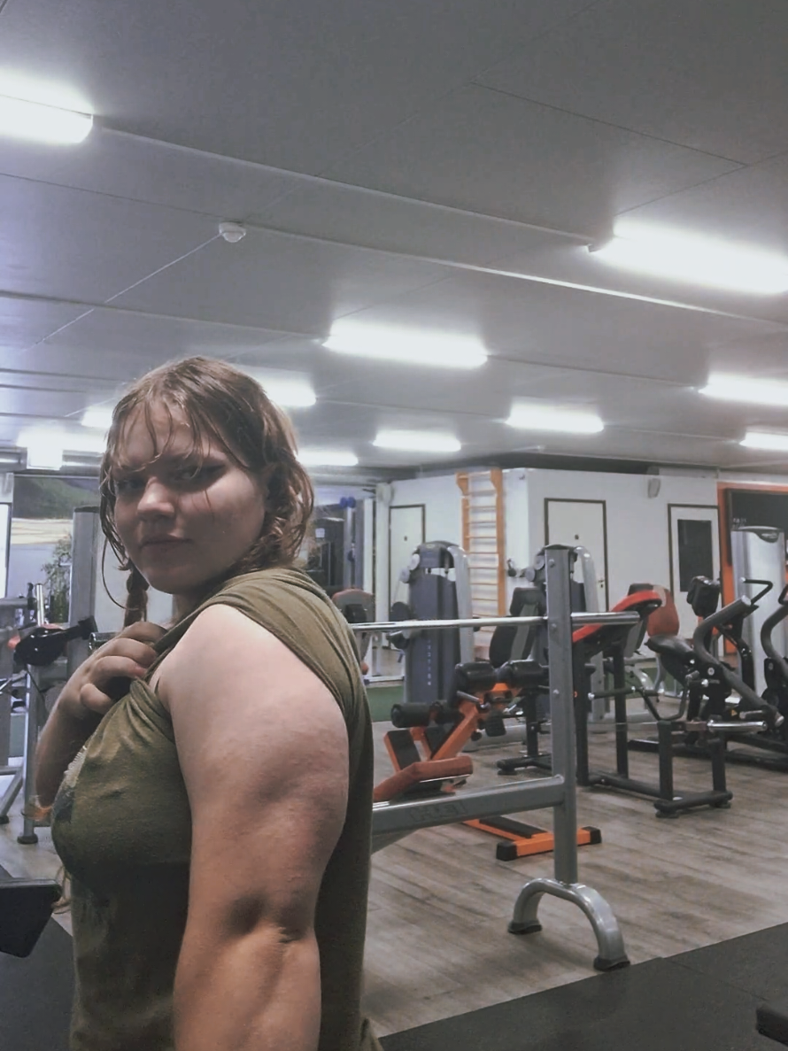 @Buff.Barbell.Babe