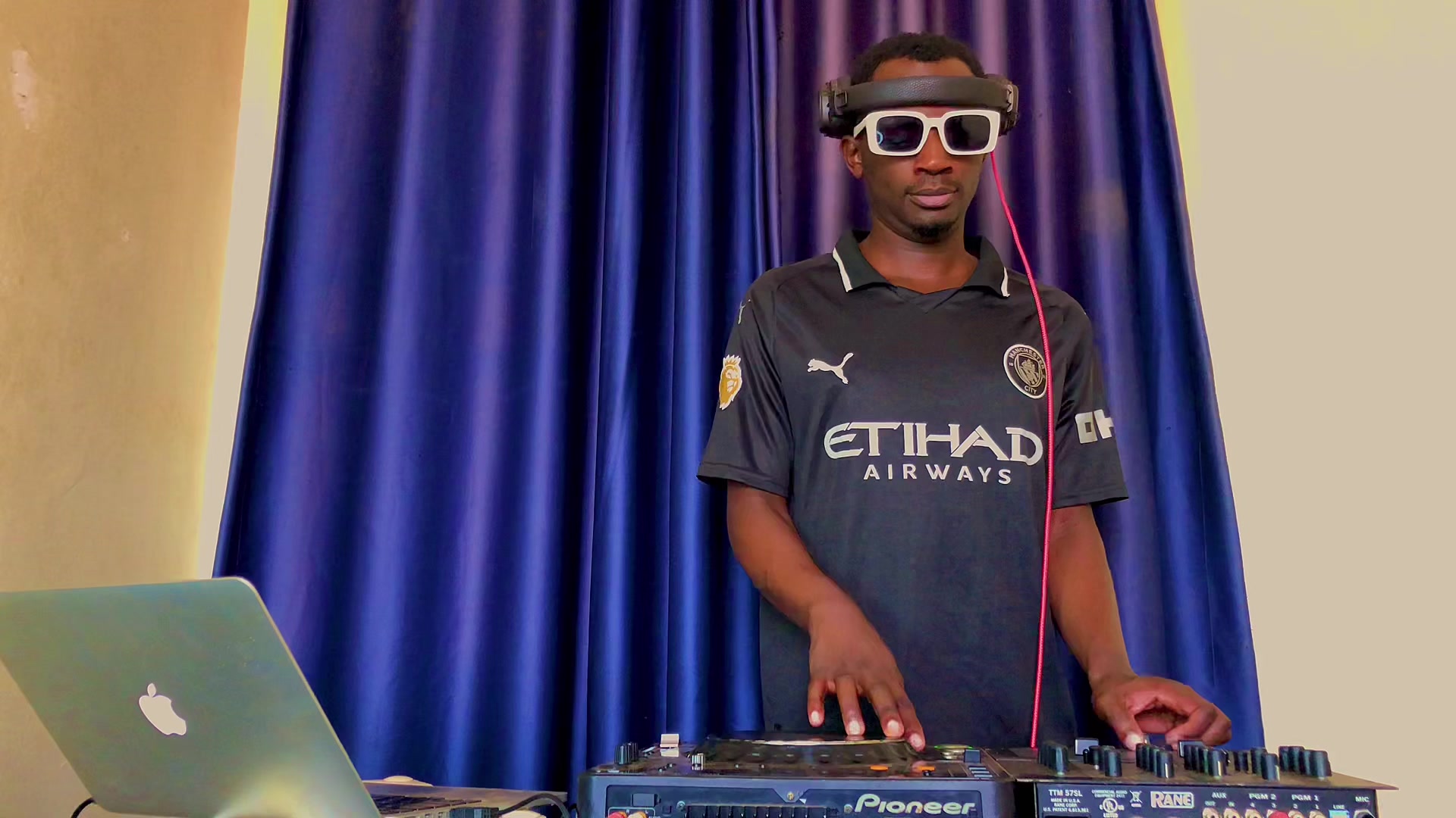 @DJ LEON UG